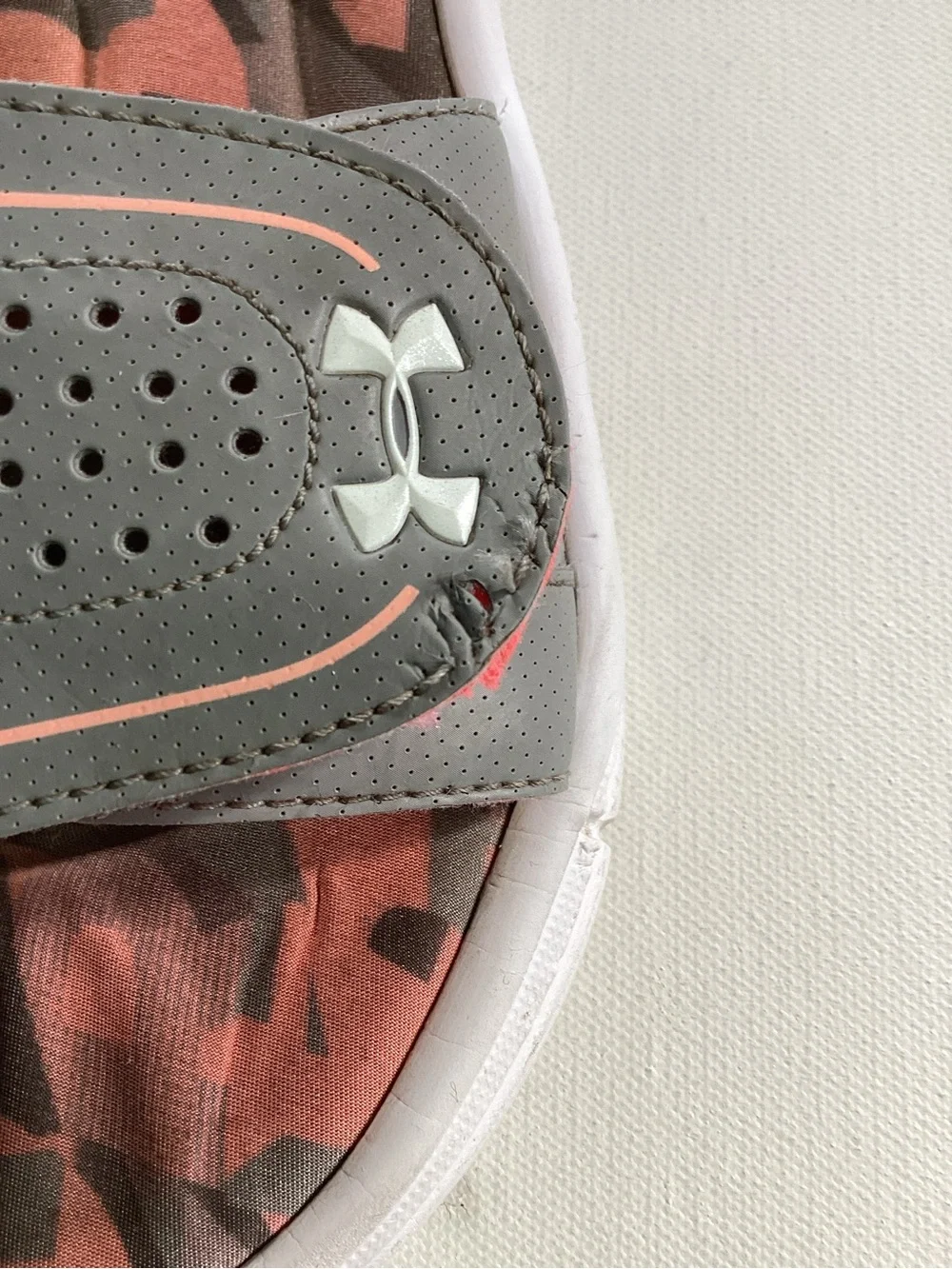 Under Armour sporty slide
